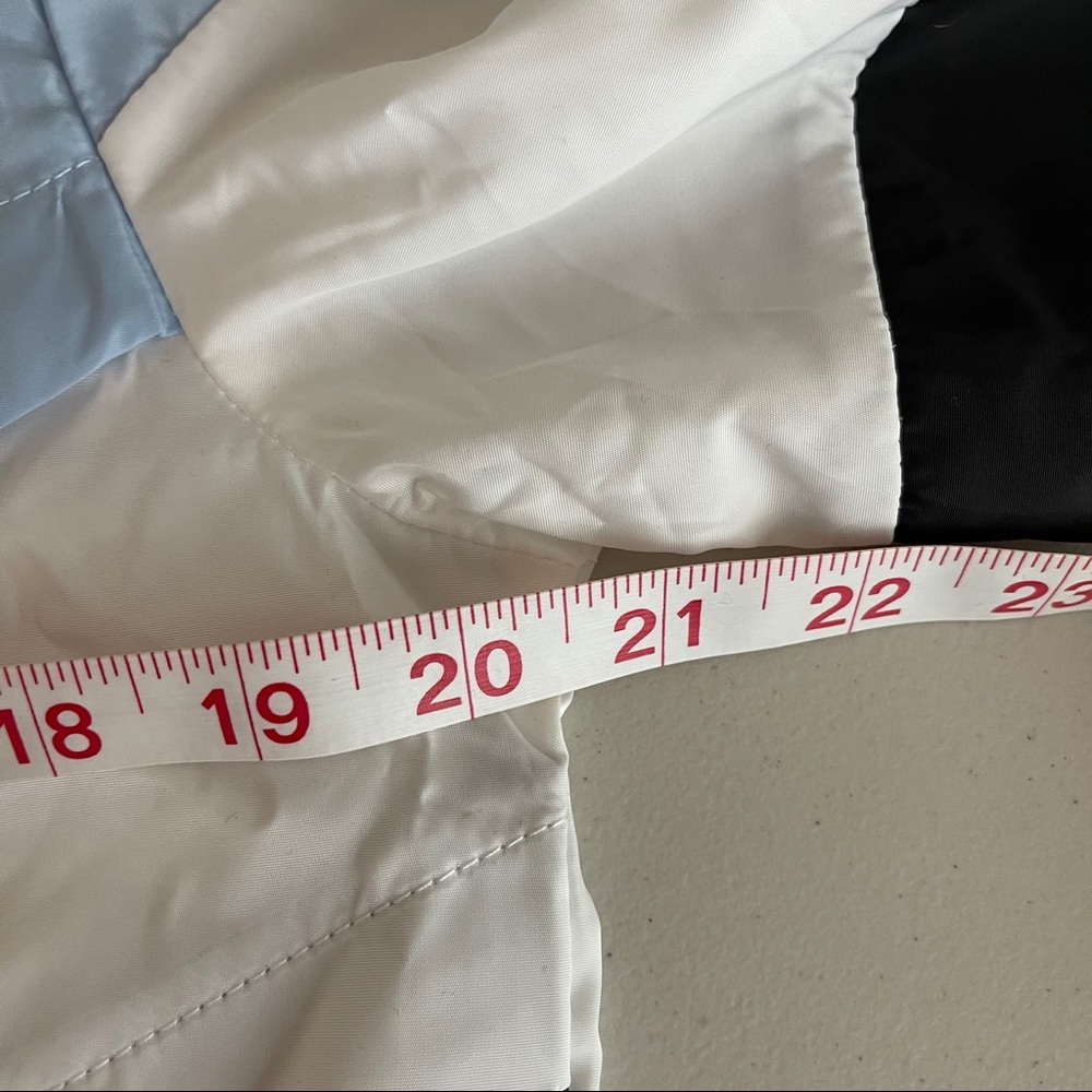 TRI-COLOR ZIP CLOSE LIGHTWEIGHT WIND BREAKER LARGE - Picture 5 of 7